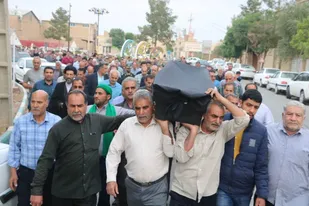 تشییع پیکر پاک و مطهر مادر بزرگوار شهید علی رزم آور در اردکان