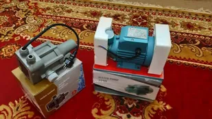 اهدا یک دستگاه پمپ و کمک هزینه درمان به ۳ خانواده نیازمند توسط خیر بوشهری