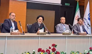 مسئولان فرهنگ مردم را از آسیب&zwnj;های بیگانه حفظ کنند
