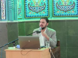 برگزاری کارگاه سواد رسانه و فضای مجازی در مسجد امام حسین (ع)در نایین