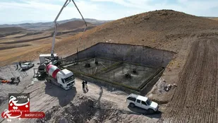 عملیات بتن&zwnj;ریزی مخزن ذخیره آب شرب روستای احمدآباد با ظرفیت ۱۰۰۰ متر مکعب اجرا شد