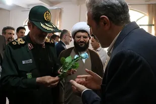 آغاز سال تحصیلی جدید دبیرستان امام حسین (ع) با حضور سردار ذوالقدر
