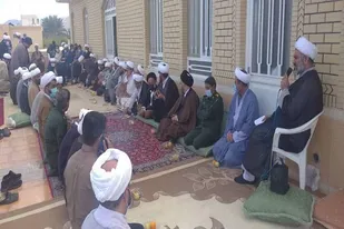گردهمایی و نشست هم اندیشی اساتید، طلاب و روحانیون بسیجی لارستان برگزار شد