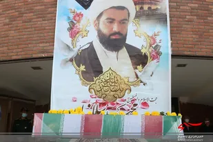 پیکر شهید مدافع حرم سلمانیان در دستان مردم شهید پرور البرز تشیع و خاکسپاری شد