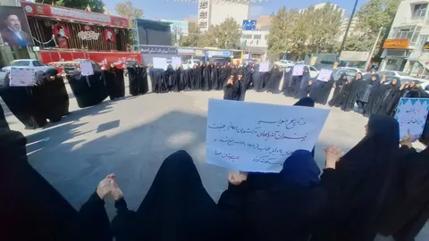 اجتماع دختران فاطمی؛ هم‌صدا با دختران آذربایجان در میدان امام خمینی (ره) شاهرود+تصاویر
