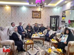 دیدار با خانواده شهید غریب در اسارت شهید حمزه کشاورز افشار