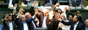 نمایندگان اصفهانی برجام را در مجلس به آتش کشیدند+تصاویر