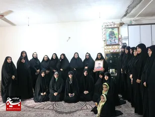 دیدار با خانواده شهید جنگ رمضان و شهید امنیت توسط بانوان کمیسیون فرمانداری شهرستان باغملک و تجدید میثاق با آرمان&zwnj;های شهادت
