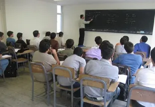 تأمین نیازهای تحصیلی فرزندان خانواده&zwnj;های تحت حمایت کمیته امداد همدان