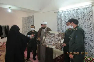 سرکشی از خانواده شهدای روحانی