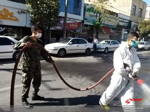 اجرای رزمایش ضدعفونی شهرستان ساوه در مقابله با موج جدید شیوع کرونا