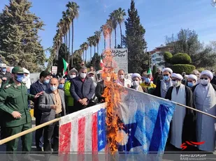 آتش زدن پرچم آمریکا و رژیم صهیونیستی در ۲۲ بهمن رامسر + تصاویر