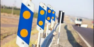 نصب بیش از ۱۵۰۰ علائم ایمنی و هشداردهنده در محورهای شادگان