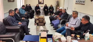 دیدار هنرمندان شهرستان تایباد&nbsp;با رئیس سازمان بسیج هنرمندان خراسان رضوی