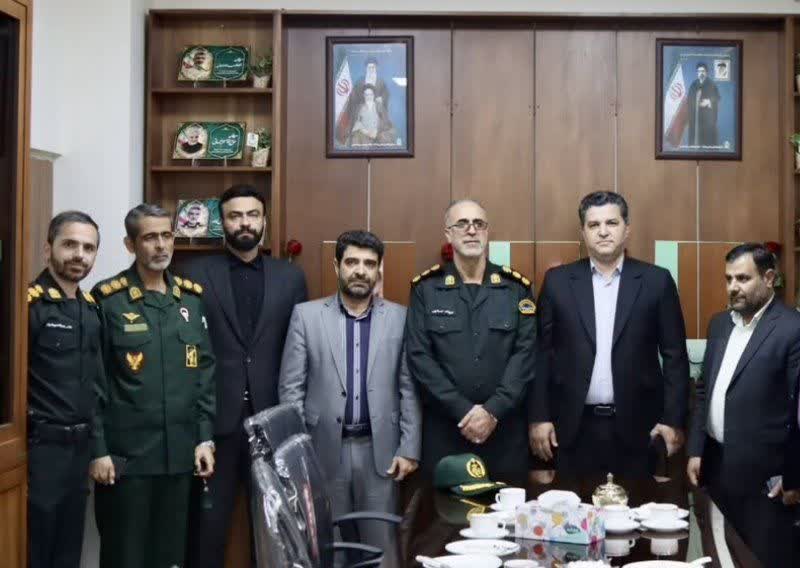 تجلیل فرمانده ناحیه مقاومت بسیج امام رضا (ع)، از کارکنان خدوم انتظامی شهرستان فردیس