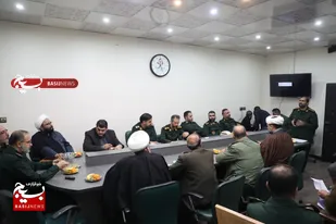 بازدید ۶ ساعته فرمانده سپاه قم از ۲ حوزه مقاومت بسیج در قم