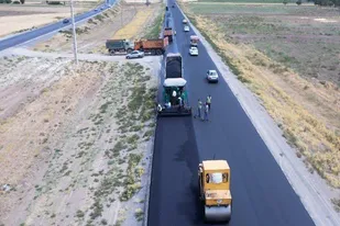 آغاز عملیات بهسازی راه&zwnj;های همدان و هدف&zwnj;گذاری ۴۰۰ کیلومتر آسفالت