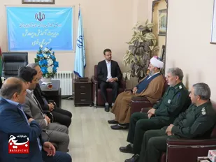 معلمان قدم در راه پیامبران گذاشته اند