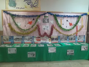 آذین بندی مدارس گرمسار به مناسبت دهه فجر
