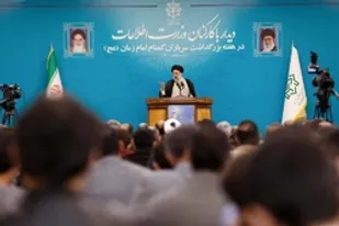 با بی عدالتی مبارزه کنید و دست مفسدین و سودجویان را قطع کنید
