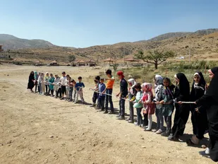 برگزاری اردوی جوانه های صالحین روستای ابرسج در منطقه قطری