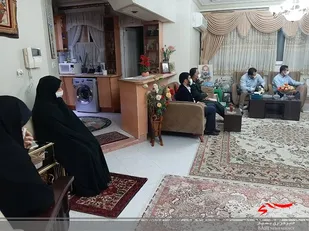 دیدار فرمانده سپاه کربلا با خانواده شهید علیزاده