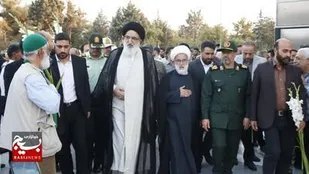 غبارروبی و عطرافشانی گلزار و مزار شهدا امامزاده محمد (ع) +فیلم