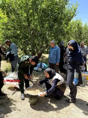 کنترل جوندگان مضر باغات شهرستان دنا توسط بسیج مهندسین کشاورزی سپاه فتح