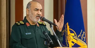 بزرگ مردان با آویختن مدال شهادت مشعل هدایت و بصیرت آیندگان شدند