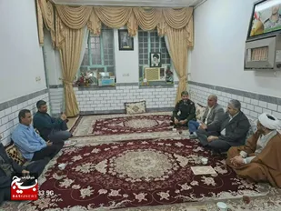 دیدار با خانواده شهید مدافع حرم در شوش