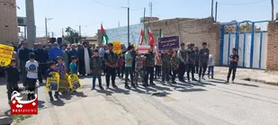 نمایش حضور نسل های مختلف در  کنار هم در مراسم راهپیمایی روز قدس در گتوند+عکس