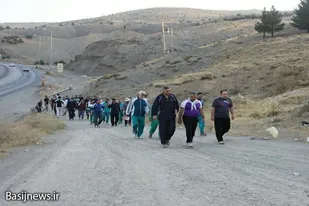 برگزاری همایش کوهپیمایی کارکنان سپاه و نیروی انتظامی اسدآباد به مناسبت هفته فراجا