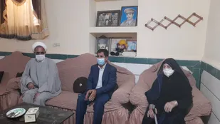 دیدار با خانواده&zwnj; شهدای عنبرآباد همزمان&zwnj;باهفته&zwnj;دولت
