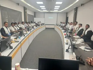 هدف ما باید تحقق جهاد تبیین باشد
