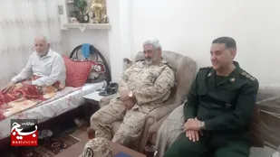 دیدار فرمانده سپاه خوی با خانواده شهید جواد قاسمی