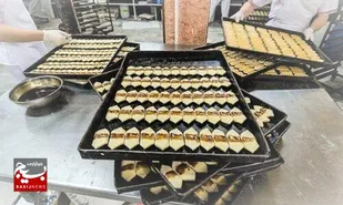 اشتغال ۱۰ نفر در کارگاه ۳۰متری، تولید شیرینی در سرداران شوشتر