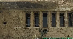 ادامه دهنده راه شهدا باشیم