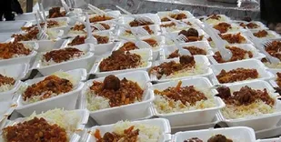توزیع ۲۰۰۰ پرس غذای گرم در سلماس