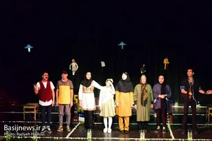 اجرای نمایش &laquo;با خود برقص&raquo; در مجتمع شهید آوینی همدان