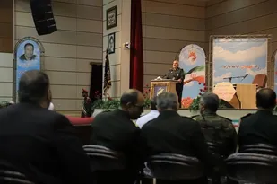 باید در معرفی نام&zwnj;آوران بزرگ دفاع مقدس به نسل جوان همت کنیم