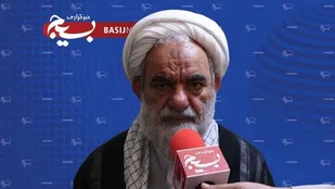 با چشم خودم فردی را دیدم که بخاطر شکنجه ساواک پایش زخم بود و کرم زده بود/ صورت افراد رابا سیگار می&zwnj;سوزاندند