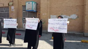 اعتراض جمعی از بانوان یزدی به بی توجهی مسئولین به بی حجابی در یزد