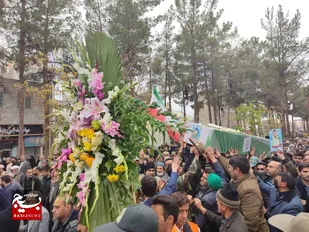 تشییع پیکر مطهر "شهید حمیدرضا خسروی" بر دستان مردم ولایتمدار شهرستان بیرجند