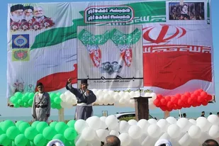 جشن سالروز پیروزی انقلاب اسلامی در دلوار برگزار شد