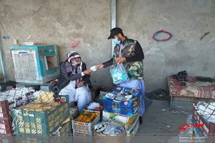 توزیع 6 هزار ماسک رایگان بین بازاریان شهرستان خاش