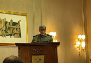 تهران قله مقاومت است