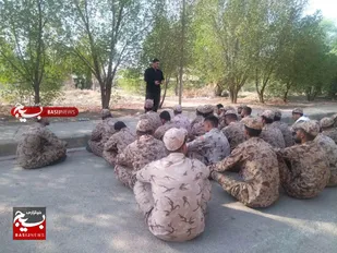 نشست بصیرتی دفاع مقدس ویژه سربازان در لشکر عملیاتی ۷ ولیعصر (عج)