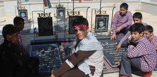 غبارروبی گلزار شهدا باغزندان شاهرود