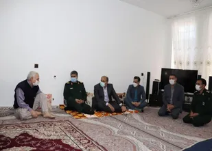 دیدارفرمانده سپاه امیرالمومنین (ع) ایلام با پیشکسوت جهاد و شهادت