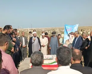 با صدای رسا اعلام کنیم ولایت ، رمز پیروزی و ستون خیمه انقلاب اسلامی